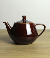 belle théière en céramique marron intérieur blanc déco de table vintage thé
