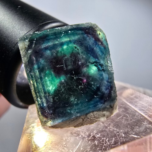 Spécimen cube fluorite - de,