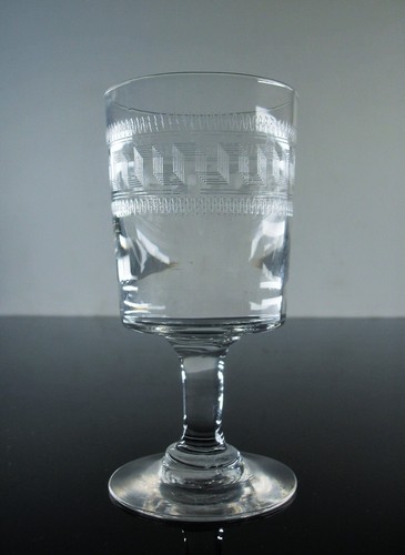 Grand ancienne verres eau - a,