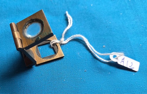 Ancienne petite loupe compte