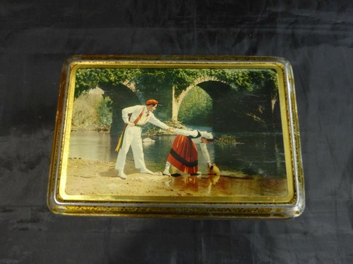 Ancienne boîte biscuits en - biscuits,