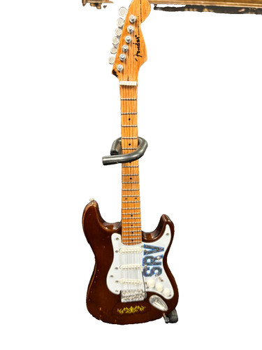 Stevie ray vaughn srv lenny - stevie,