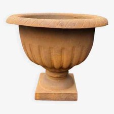 vase médicis en fonte / 56