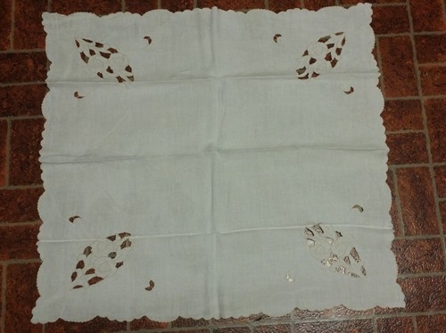 Vintage cream floral - cream, cut