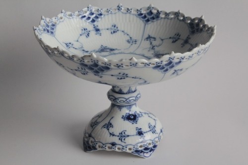Coupe sur pied porcelaine bleu - coupe,