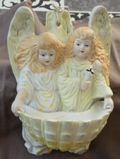 Bénitier en biscuit porcelaine polychrome 2 angelots bénitier forme coquillage