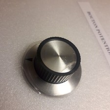 BOUTON POTENTIOMETRE   axe 6mm, serrage vis chapeau et jupe alu.D36,5mm.H15mm.