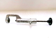 Ancien dénoyauteur " LE PLOUF