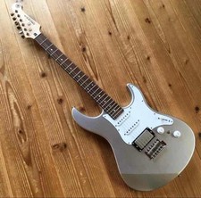 YAMAHA Pacifica 112 Many