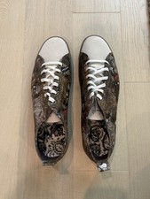 100% Authentic DS BNWT Paul