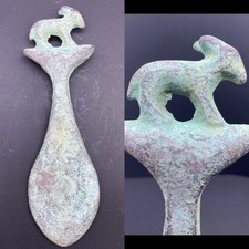 Rare ancienne hache historique en bronze légionnaire romain avec animal sur...