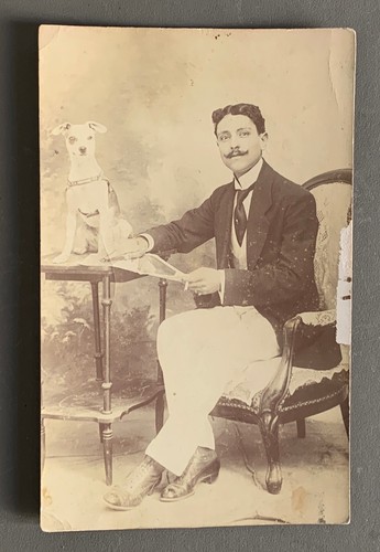 Carte photo homme fox terrier - photo,