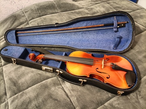 Violon ancien avec - son, étui