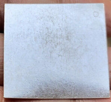 Feuille carrée en argent