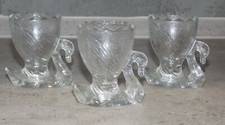 LOT DE 3 COQUETIERS EN VERRE TRANSLUCIDE FORME DE CYGNE