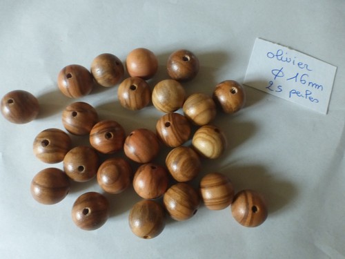 Lot perles en bois - 25,