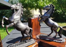 Serre-Livres. En forme de