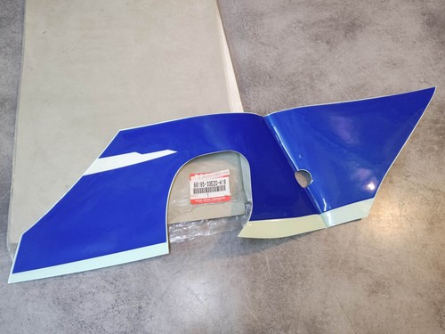 Décor autocollant coté - , droit