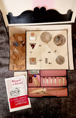 Ancien jouet scientifique - , le