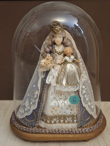 Superbe poupee vierge - vierge, a
