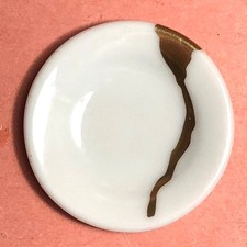 FEVE  ASSIETTE  BERNARDAUD  LIMOGES  MODELE  KINTSUGI  2022  -  RECTO/VERSO