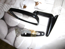 DATSUN 1200 à 1600 pick up de 1966 à 1973 ancien rétroviseur strictement neuf