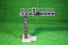 Potence 3 feux HO de la marque "Disque Rouge"