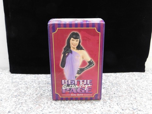 Bettie page mini bust - mini,