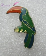 Pin's Animal Un oiseau Bird Perroquet Toucan Shell  #B4