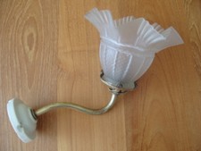 ANCIENNE APPLIQUE SUPPORT DOUILLE PORCELAINE BLANCHE ABAT JOUR TULIPE OPALINE BL