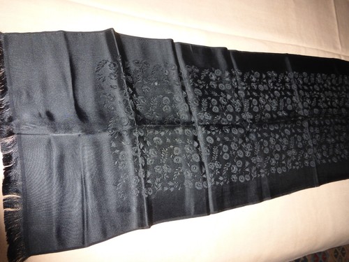 Superbe echarpe noire soie - superbe,