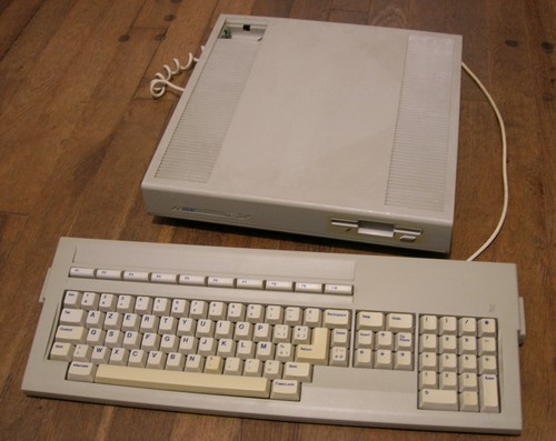 Rare atari mega 4 computer - atari,