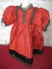 ROBE POUR POUPEE ANCIENNE AVEC  DENTELLE ANCIENNE / TBE