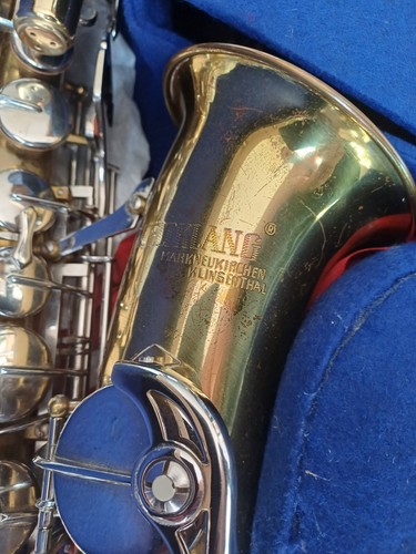 Saxophone tenor alto solist - alto,