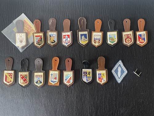 Lot insignes police - 16,