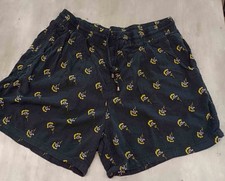 short femme large noir motifs