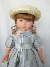 Superbe poupée de collection