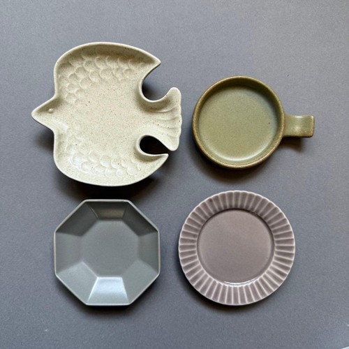 Lot petites assiettes à - petites,