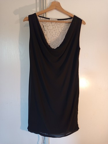 Robe noire élégante avec