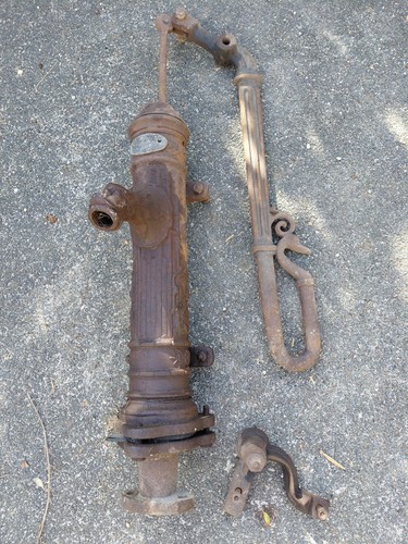 Ancienne pompe eau fonte - pompe,