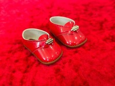 PAIRE DE CHAUSSURES POUR POUPEES MODES ET TRAVAUX