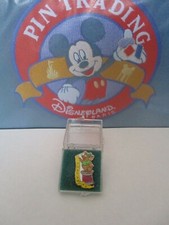 PINS DISNEY  CAST MEMBER