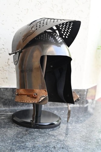Casque médiéval barbuta - médiéval,