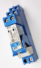 FINDER Support Relais 2x8A 250V + Relais 250V 8A - Bobine 12V - Tableau