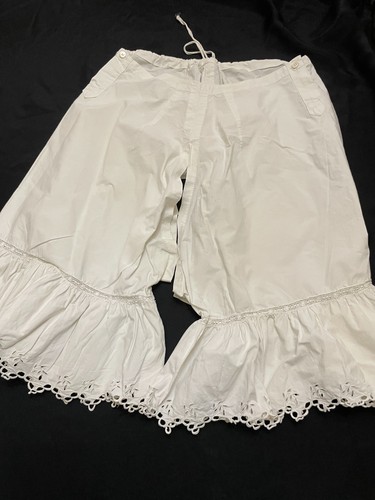 Ancienne culotte volant brodé - ancienne,
