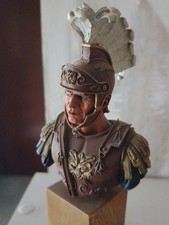 figurine buste resine peint à