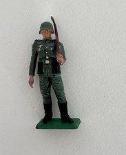 STARLUX - 2ÈME GM - ALLEMAND - SOLDAT FUSIL ÉPAULE GAUCHE JAMBES RAIDES