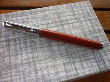 Stylo plume de collection. Iridium point. Germany. Style boisé.