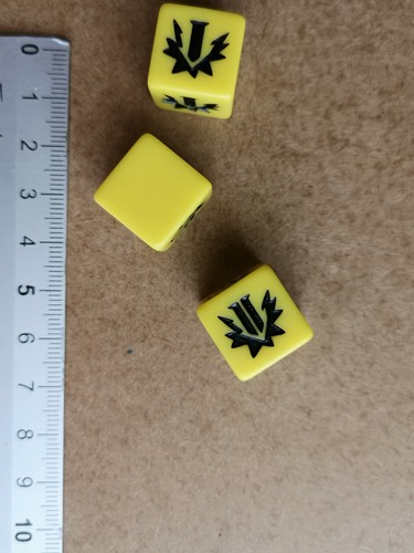 Yellow dices dark - 3,