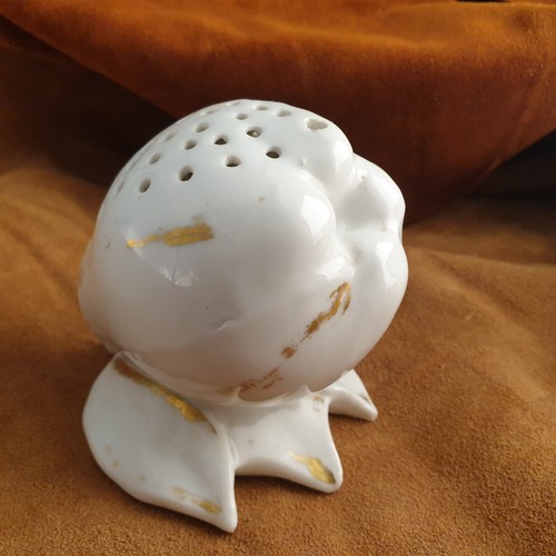 Beau vase pique fleurs - , en